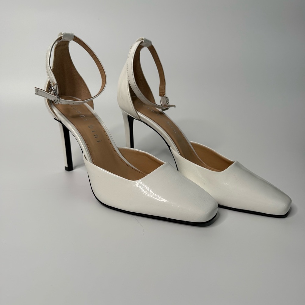 Gianni Bini White Heels with Ankle Strap and Stiletto 9